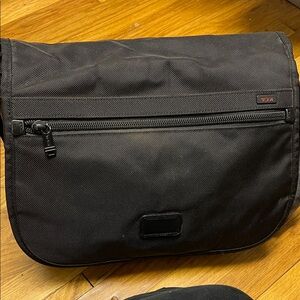 Tumi Black Messenger Bag Laptop Case Office